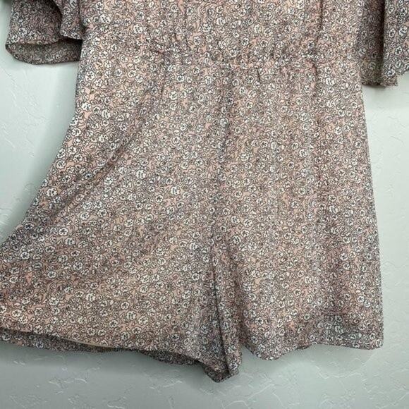 Charming Charlie Pink Wide Sleeve Romper Small - Picture 5 of 11